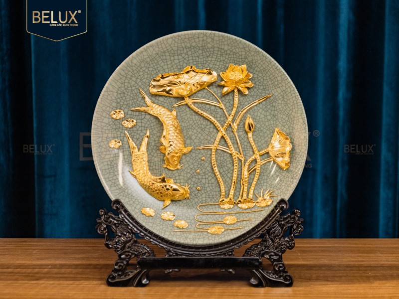 Đĩa Cá Chép Hoa Sen Dát Vàng - D25 (Xanh ngọc)